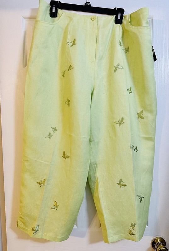 Plus Sized Women’s Larry Levine Pants - Size 22W