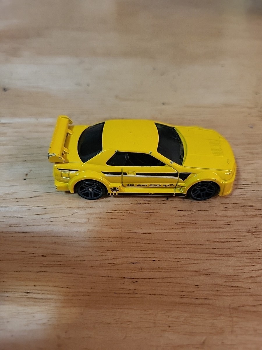 Hot Wheels Nissan Skyline GT-R R32 Yellow Rare Car with