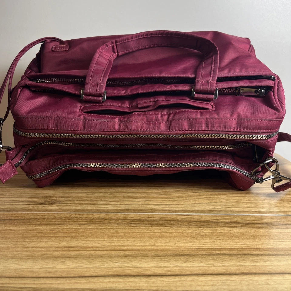 LUG Mini Bus Cross Body Tote Bag Burgundy Quilted Travel Carry On Lg All-Purpose - Image 4 of 4