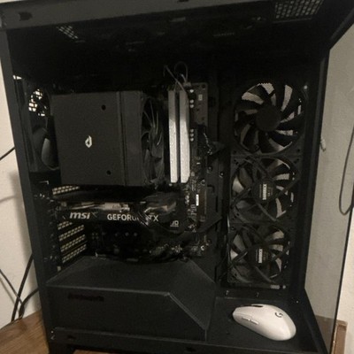 MSI Gaming Desktop AMD Ryzen 5 5500 RTX 4060 16GB RAM 932GB SSD