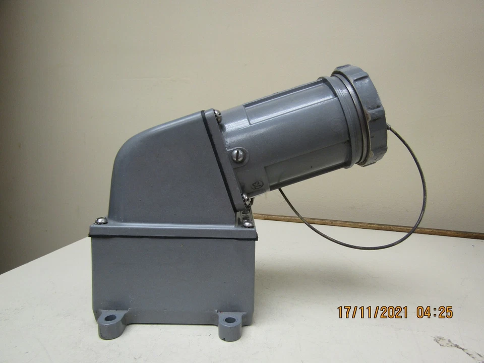 RUSSELLSTOLL 60A 250V/600VAC PIN Y MANGUITO RECEPTÁCULO - 7324-78 - USADO Foto 4 de 4