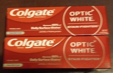 2 Colgate Optic White Stain Fighter Toothpaste Clean Mint, 4.2oz (C03)