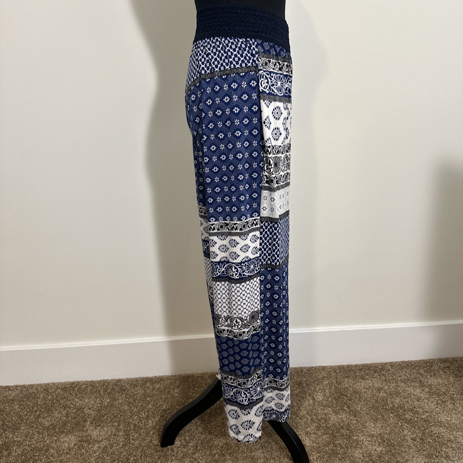 Flowy Pattern Pants - image 2
