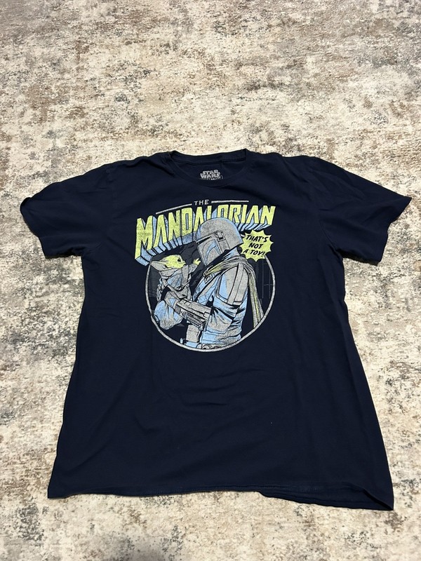 The Mandolorian T Shirt Men’s Large L Navy Star Wars Disney 