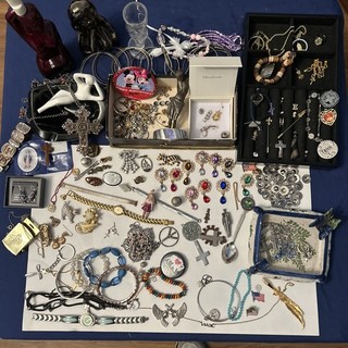 Huge Estate Junk Drawer Antique Jewelry Pins Treasure Pendant Watches Rarities