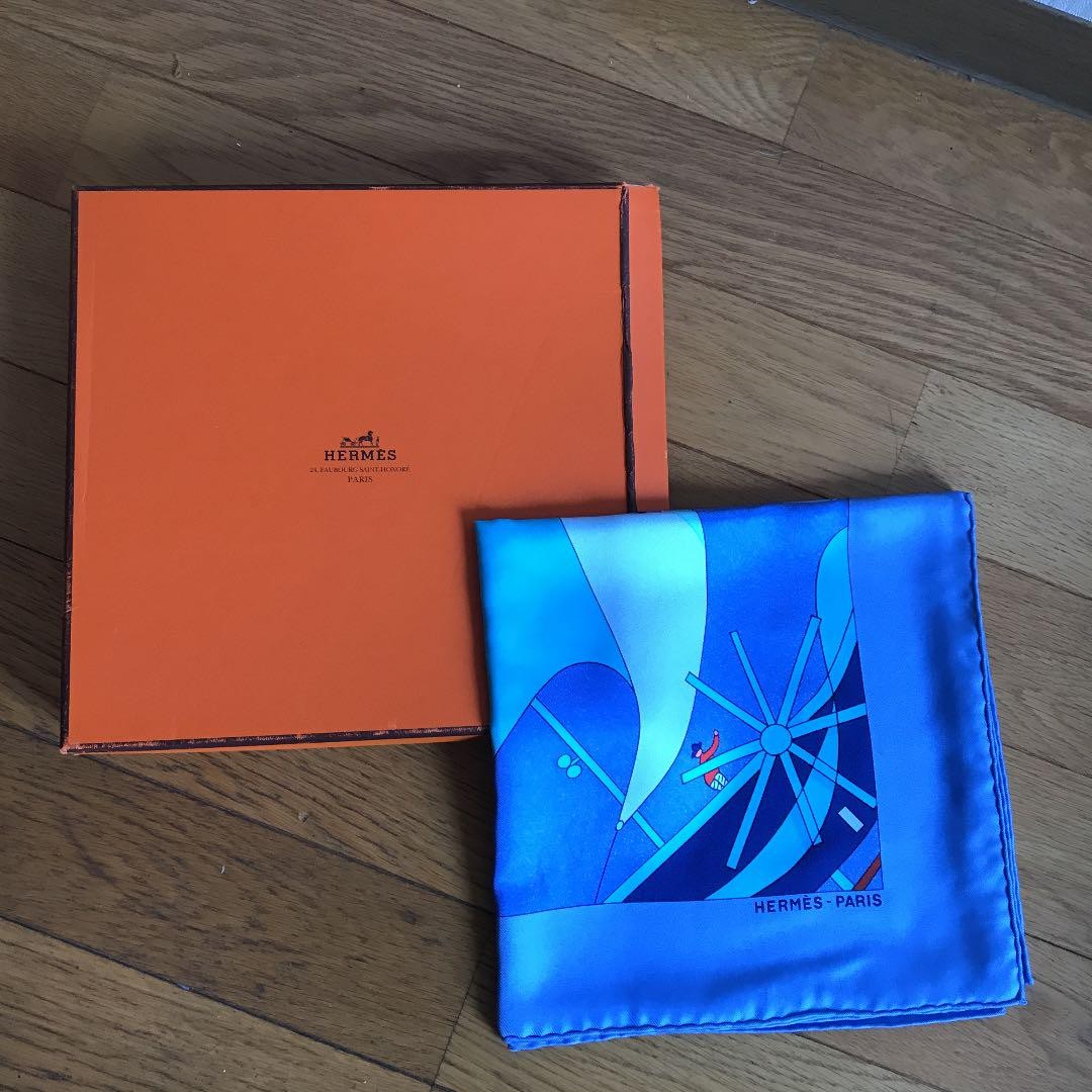 Hermes Silk Scarf Carré Classic Elegant Fashion Accessory