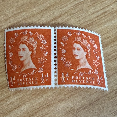 2 x Postage Stamps - ½d Orange / Red Elizabeth ii - Postage Revenue - Unused