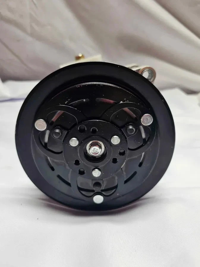 Compresor de aire acondicionado y embrague de aire acondicionado para Chevy W5500 y GMC W5500 e Isuzu NPR y NPR-HD Foto 4 de 4