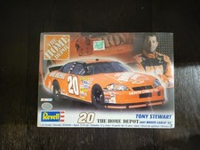 Tony Stewart 2007 Monte Carlo 1:24 REVELL Model Kit NEW MIB Sealed