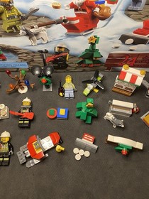 LEGO CITY - 60133 Advent Calendar 2016 100% COMPLETE *USED* w/ Box