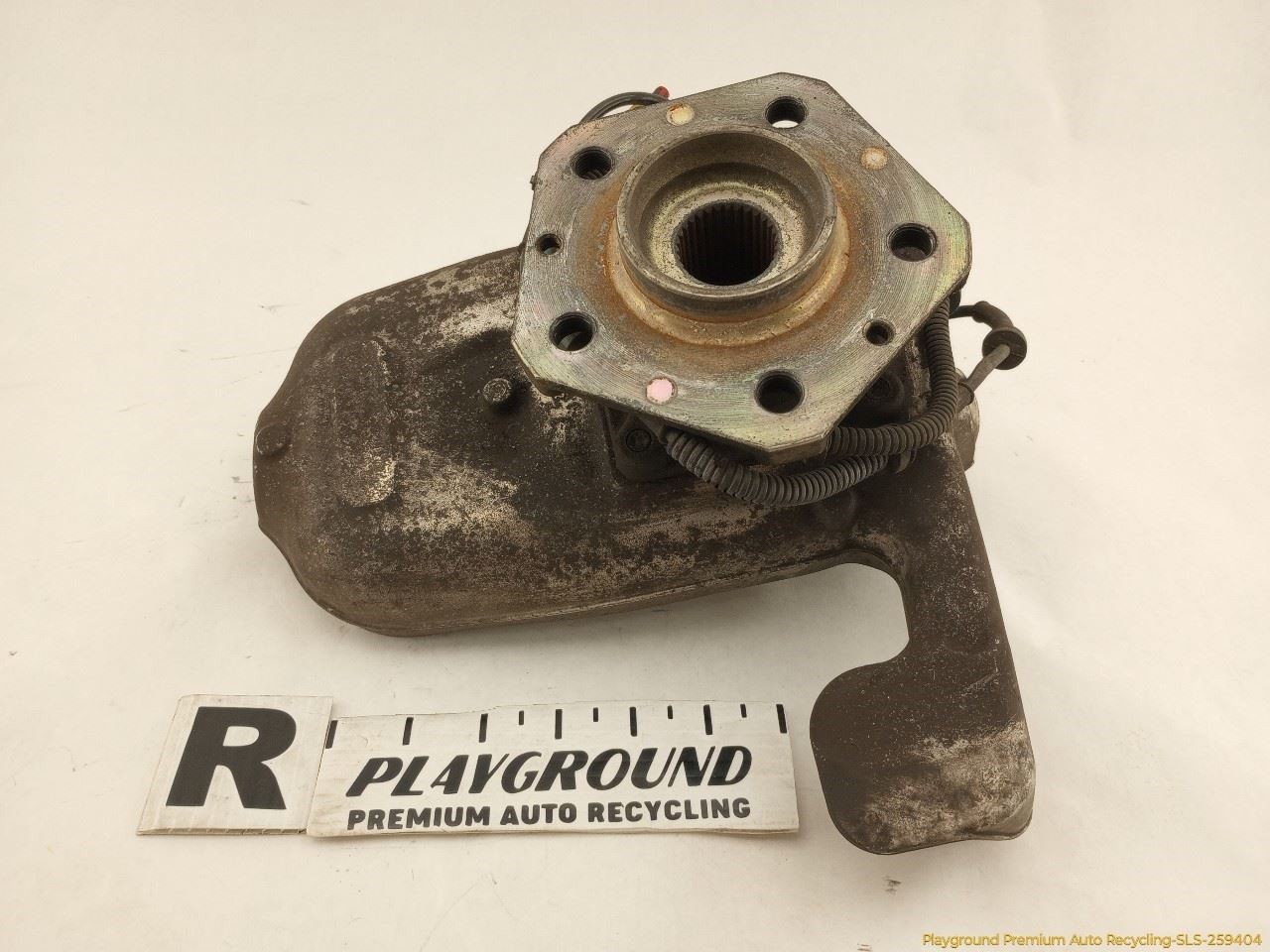 Maserati Quattroporte M139 Passenger Right Front Spindle Knuckle Hub Fits 03-08