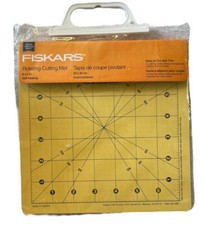 Fiskars - 100590-1003 - 8" x 8" Self Healing Rotating Cutting Mat