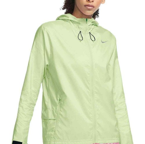 nike run dvn essntl jacket