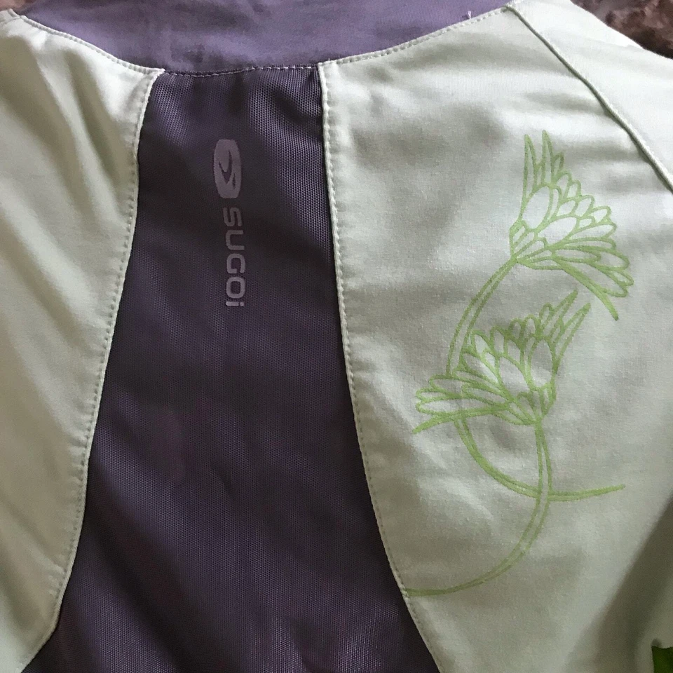 Camiseta de corrida verde Sugoi com bolso manga curta feminina tamanho grande - Imagem 4 de 4