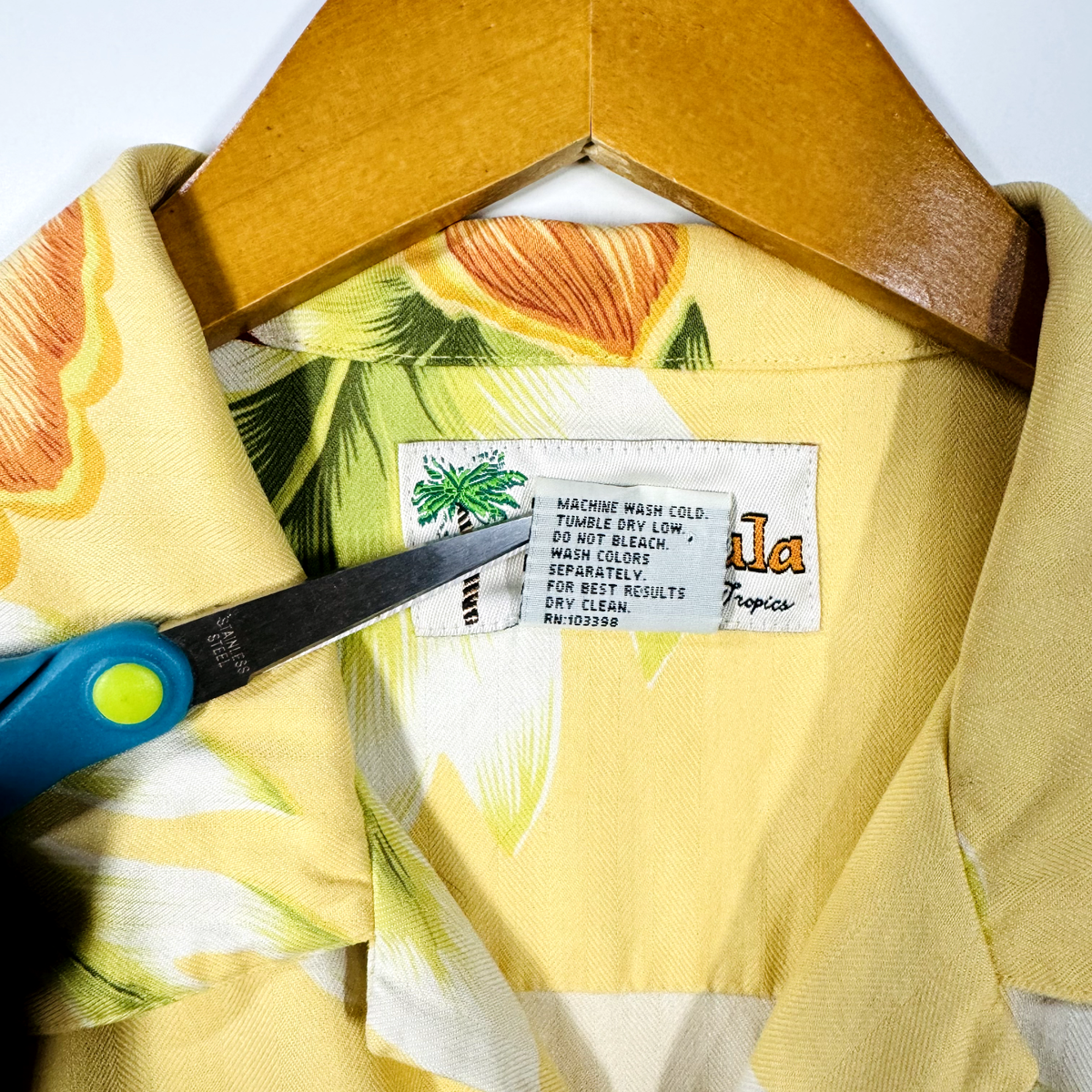 Kula Kula Men's Hawaiian Shirt Medium Yellow 100% Silk Floral