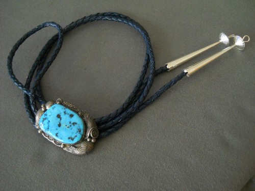 WILLETO Native American Navajo Turquoise Sterling Silver Feathers Bolo Tie 1.8"