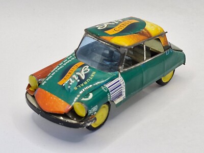 CITROEN DS19 / Tin plated / Length is 12cm / Citroën