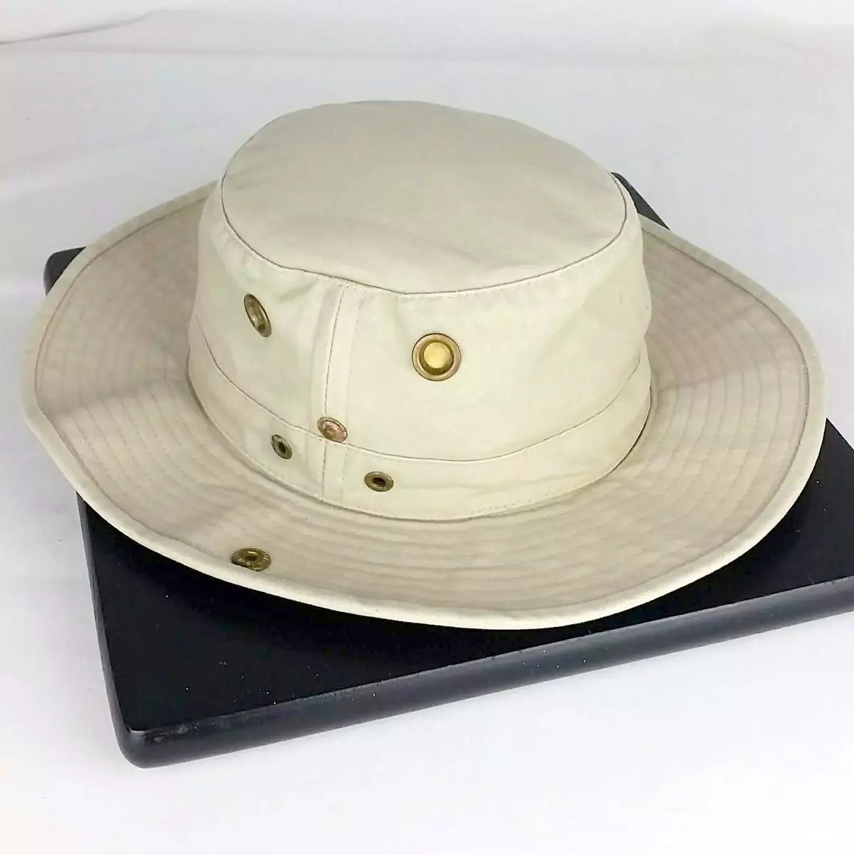 Used tilley hats hotsell