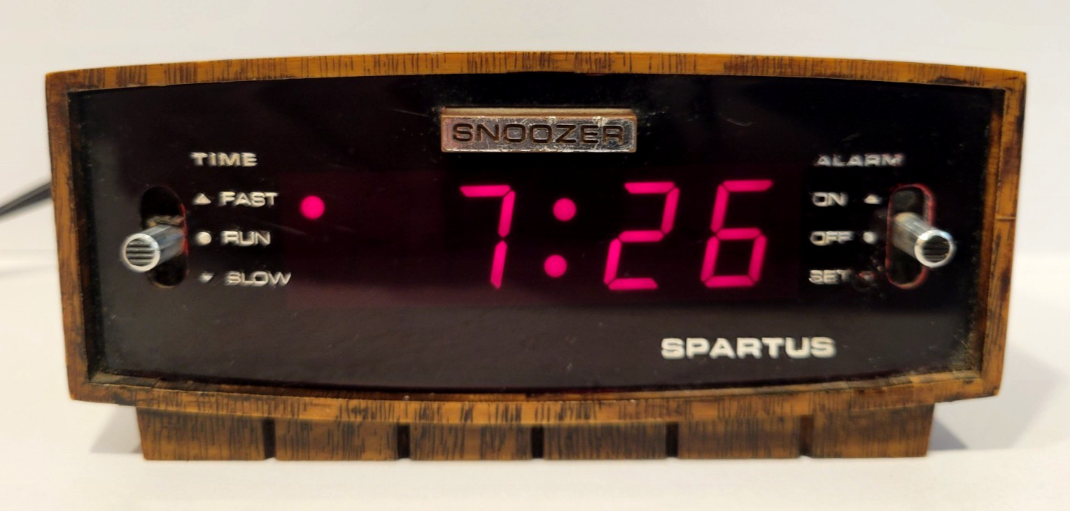 Vintage 1979 Spartus Alarm Clock Red LCD Retro Faux Wood Model 21-3011-190 Works