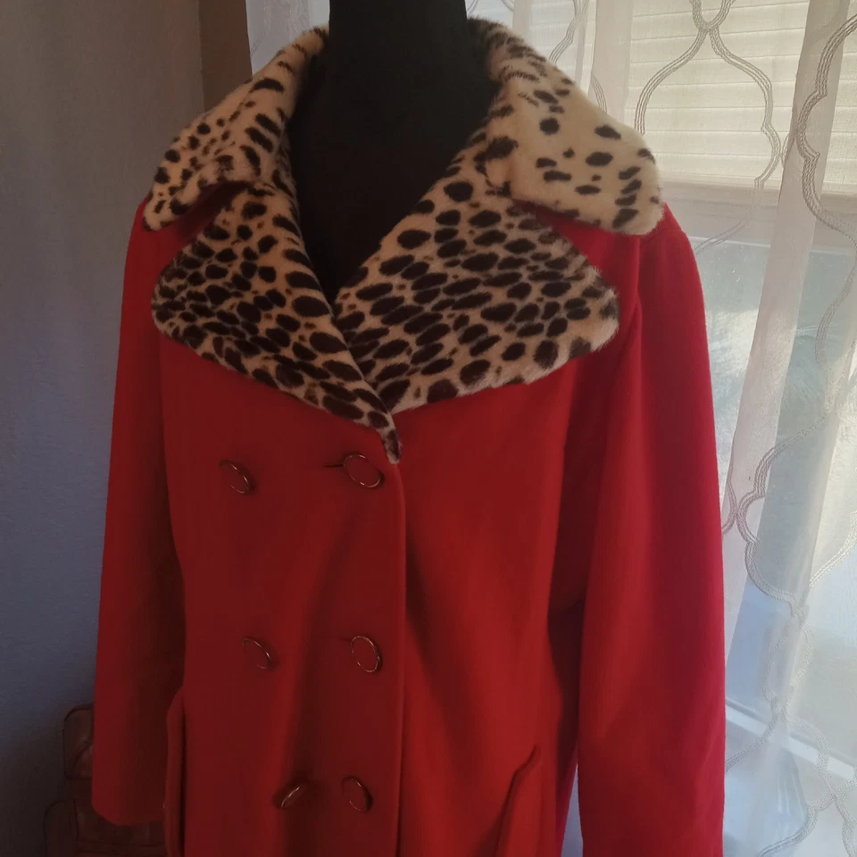 VTG Wool Pea Coat Red M/L? Leopard Print Collar Mob Wife 50s 60s 70s UNION MADE - Image 2 of 4