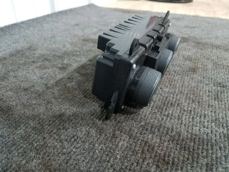 Pontiac Torrent 2007-09 control de temperatura - manual - sin asientos térmicos Foto 3 de 4