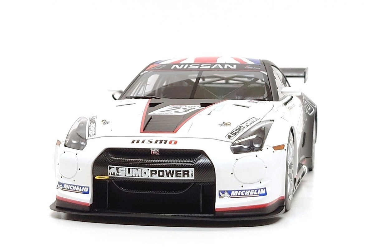 AUTOart 1:18 Nissan GT-R (R35) #23 Sumo Power - FIA GT1 World