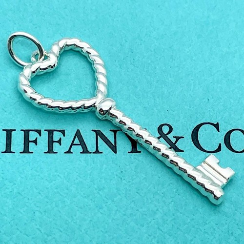 Rare Tiffany Twist Heart Key Necklace Top/24-2918S - Picture 3 of 7
