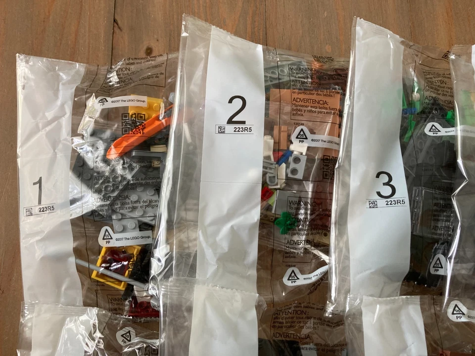 LEGO 76324 Marvel Spider-Man vs Oscorp - NO MINIFIGURES - Build Only! New! - Image 2 of 4