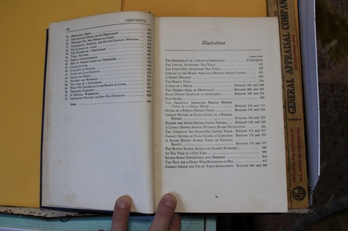 1945 Etiquette The Blue Book of Social Usage Emily Post New Edition - Foto 5 di 8
