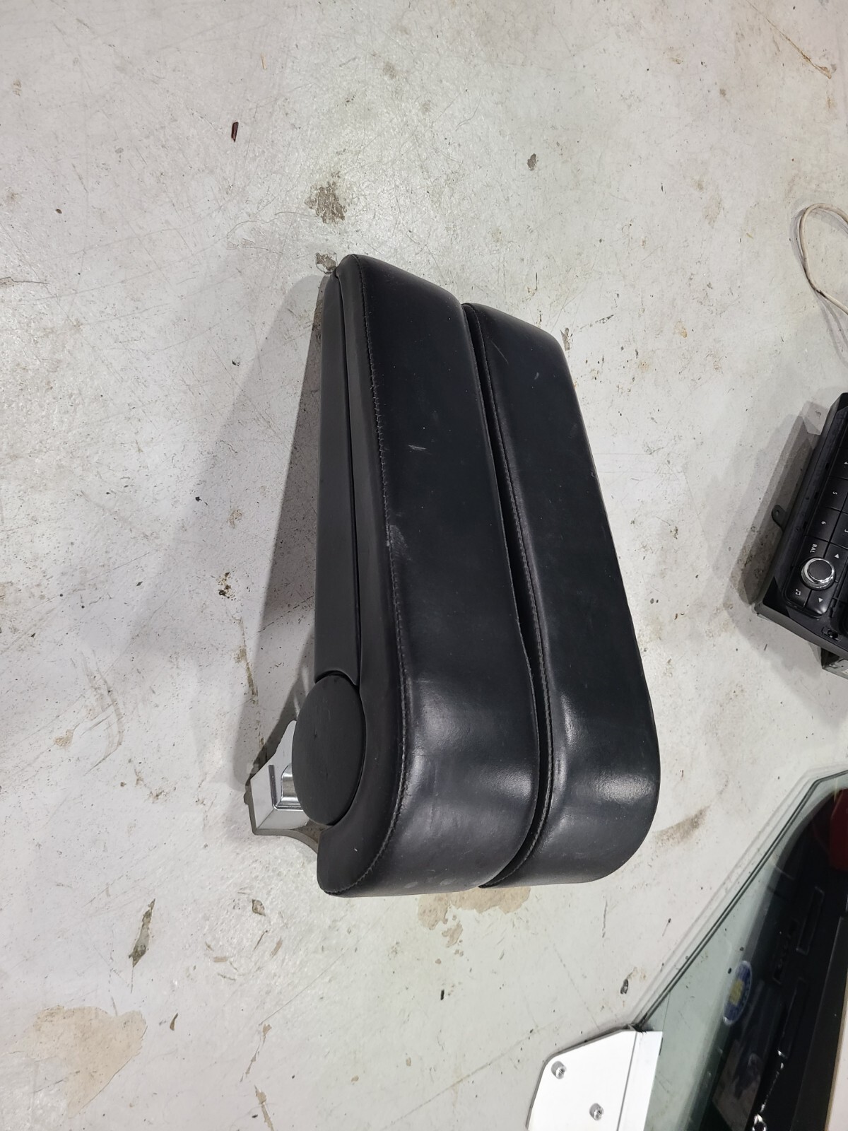 2005 bentley arm rest