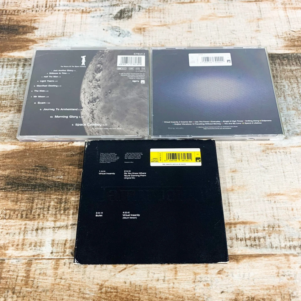 Lot of 3 Jamiroquai CDs - Return of the Space Cowboy, Traveling Without Moving Foto 2 de 2