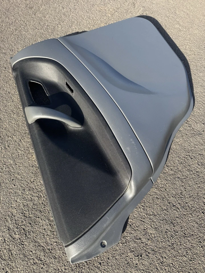 Panel de puerta de pasajero trasero Suzuki Aerio 06 negro OEM Foto 3 de 4