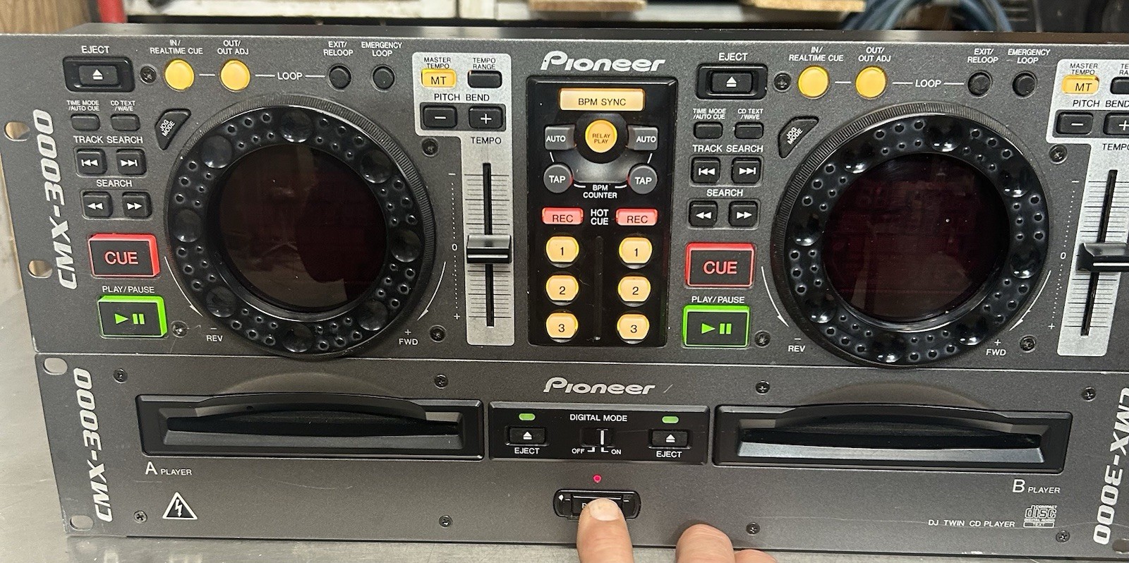 Pro Dj Decks, Auto Loop, Hot Cue, Works Great