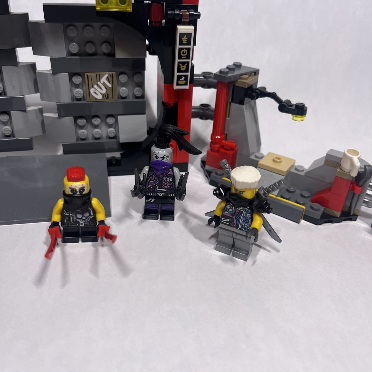 LEGO NINJAGO: S.O.G. Headquarters 70640 99% Complete w
