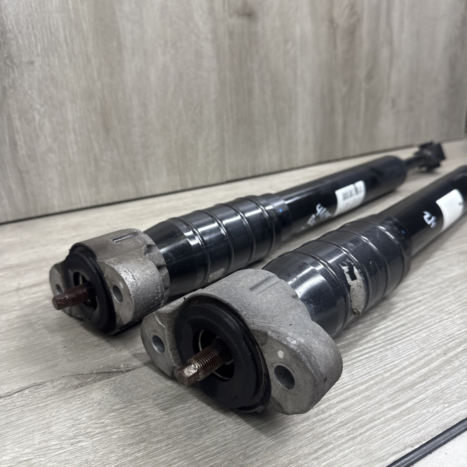 ✅ 2014-24 MASERATI GHIBLI - REAR LEFT & RIGHT SIDE SHOCK STRUT ABSORBER PAIR OEM