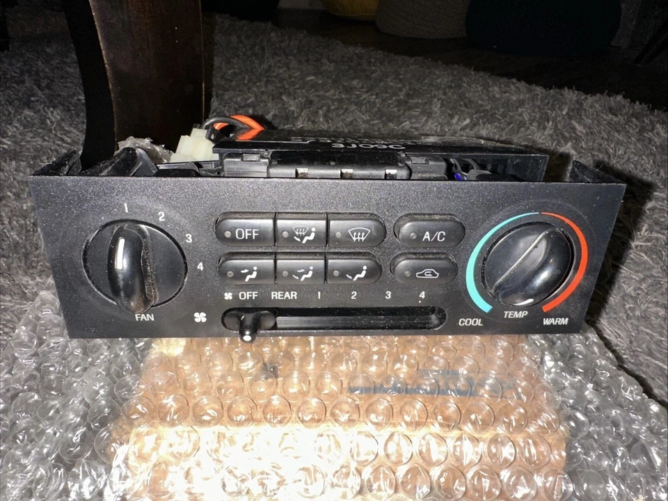 Unidad de control/ensamblaje Quest Dash Quest Dash original OEM NISSAN 27510-1B710 1993-1996 nuevo Foto 3 de 4