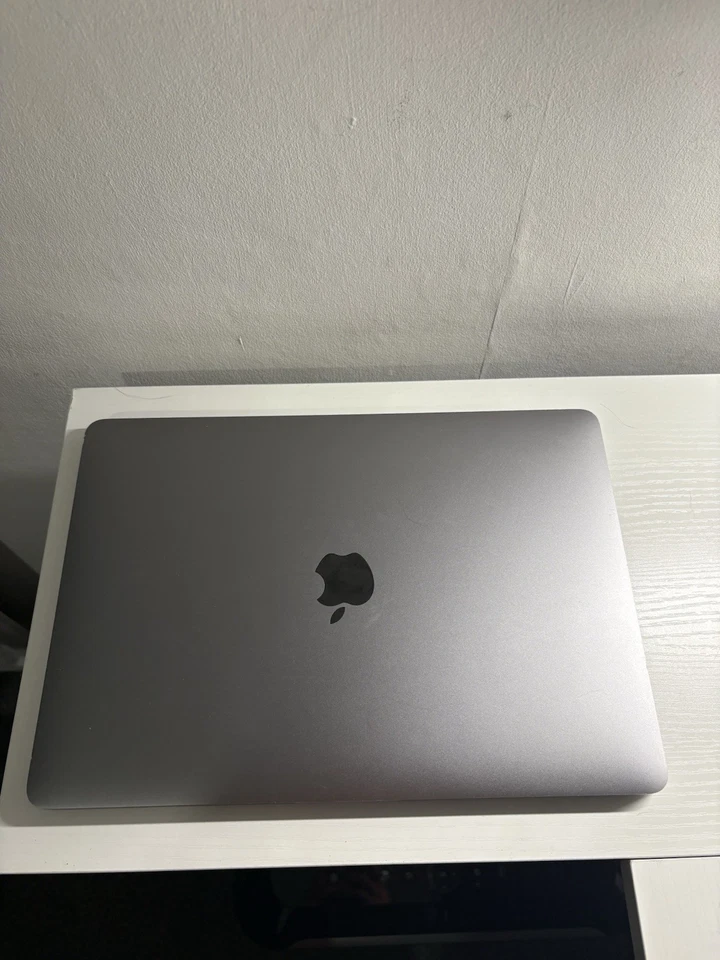 Apple MacBook Pro 13" 2017 · i7 · 16GB · 512GB, photo 1 of 5