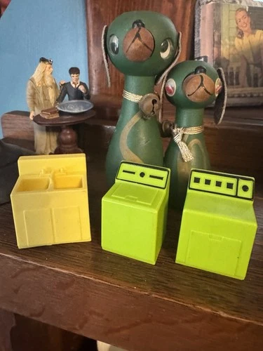 VTG 2 pc Fisher Price Little People Green Washer & Dryer