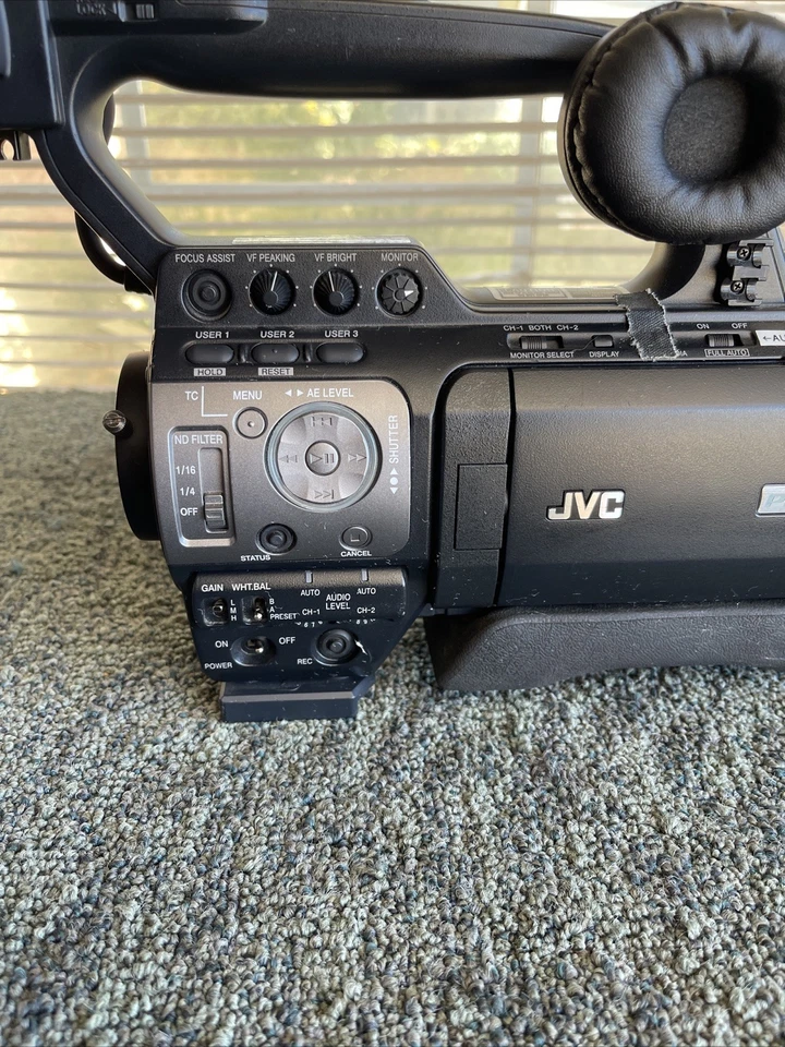 JVC GY-HM750U Camcorder Body Pro HD Solid State HM750 Camera - FREE SHIP - Image 2 of 4