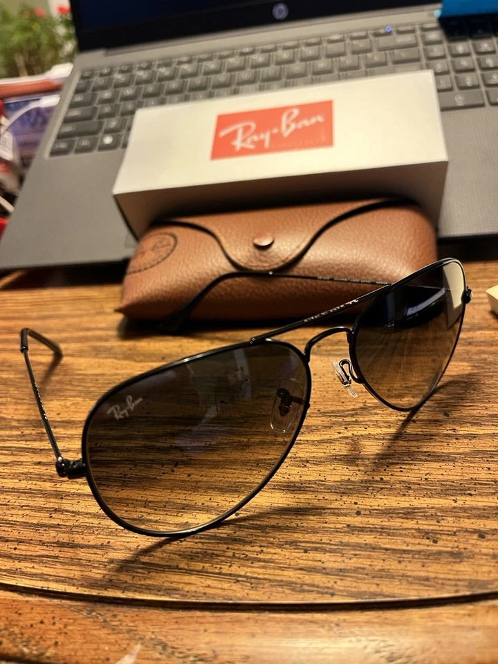 RAY-BAN AVIADORES RB3025 58mm. MARCO NEGRO CON LENTES DEGRADADAS FLASH AZUL. NUEVO. Foto 4 de 4