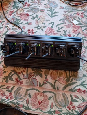 Vertex Standard 6 Bank Rapid Charger CD-18 w/ ( 6 ) VX-427-4-5 LTR UHF Radios 