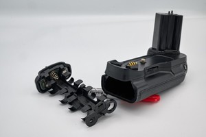 Nikon MB-15 multi power battery pack, Mint