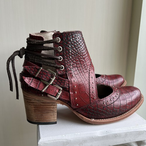 Freebird Steven Randi Womens 10 Booties Embossed Leather DESERT Cutout Lace Up - Picture 2 of 9