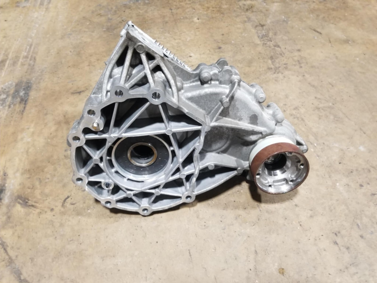 2014 - 2019 MASERATI GHIBLI TRANSFER CASE OEM #85
