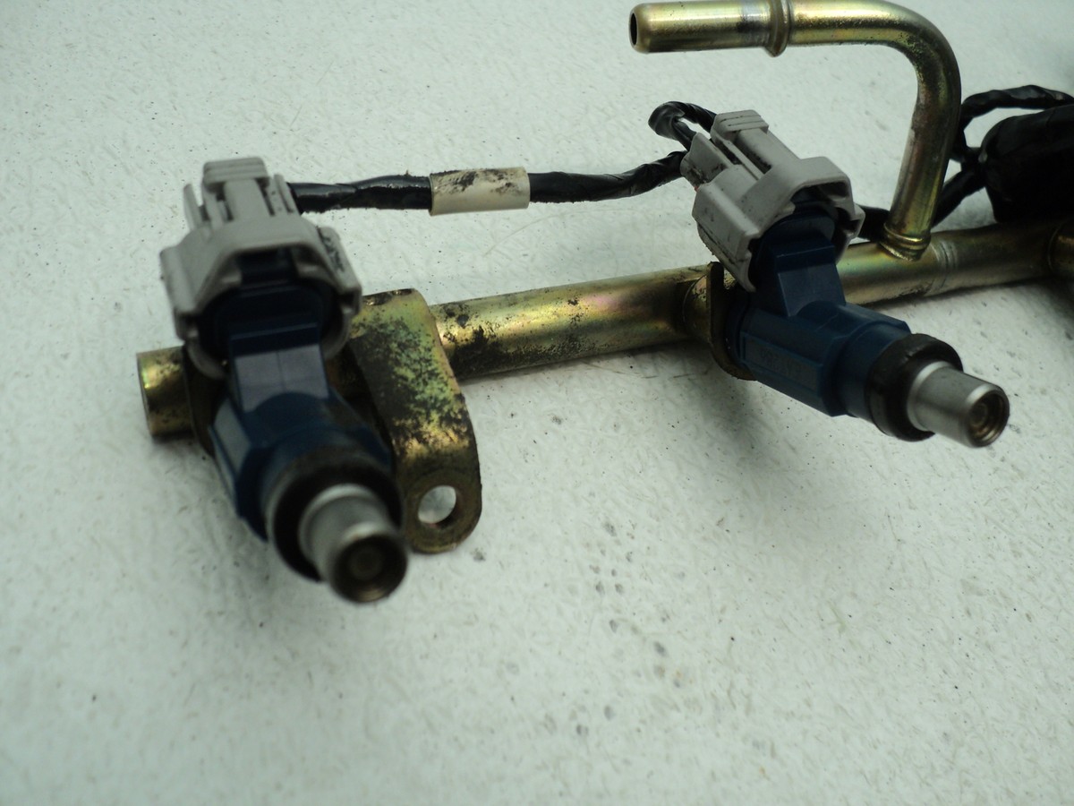 Kawasaki Ninja ZX 10R #C215 Fuel Injector Rails w/ Injectors