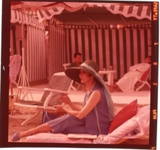 Jennifer Jones candid on beach photo shoot Original 2.25 x 2.25 Transparency