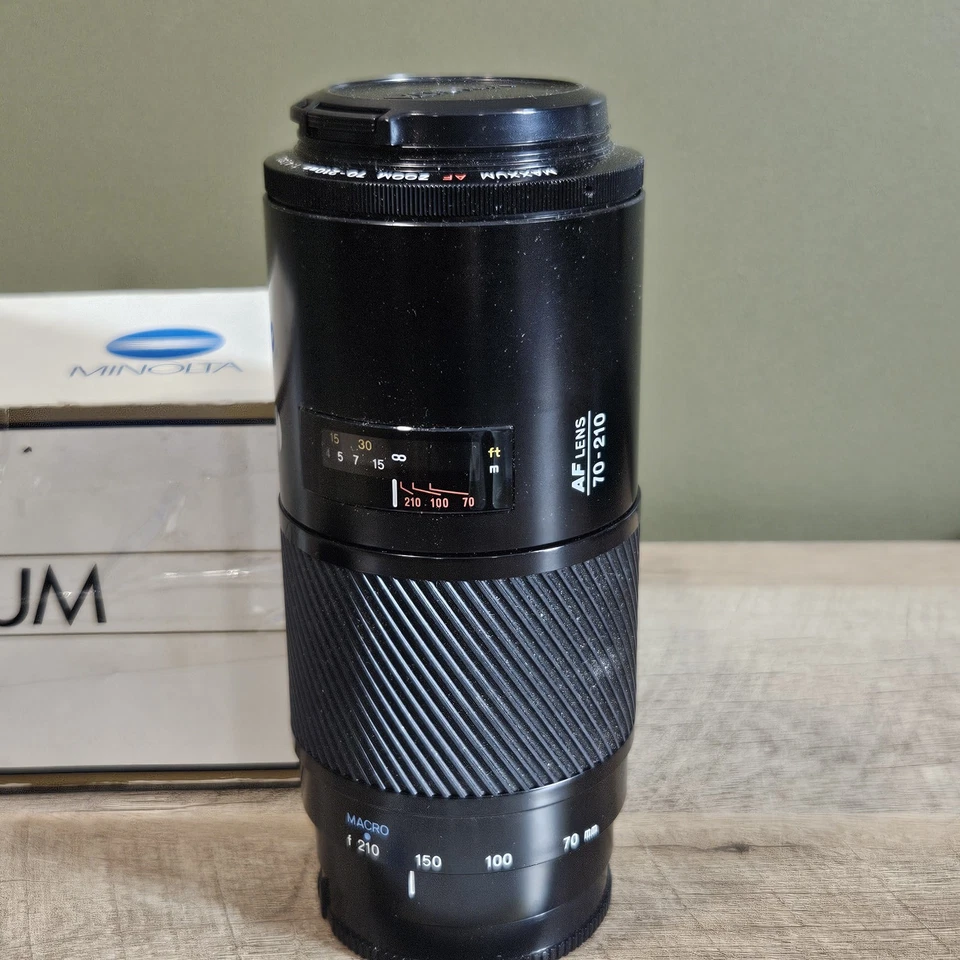 Konica Minolta 70-210mm f/4 AF Lens For Minolta-"Beer Can"-Zoom-Caps-Lens Shade - Image 4 of 4