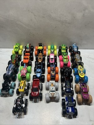 32 x Monster Jam Hot Wheels Truck Monster Machines riesiges Konvolut - 1:64 - RAR