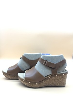 Clarks Collection Annadel Clover Wedge Sandals Women s Size 7 W Tan New in Box*