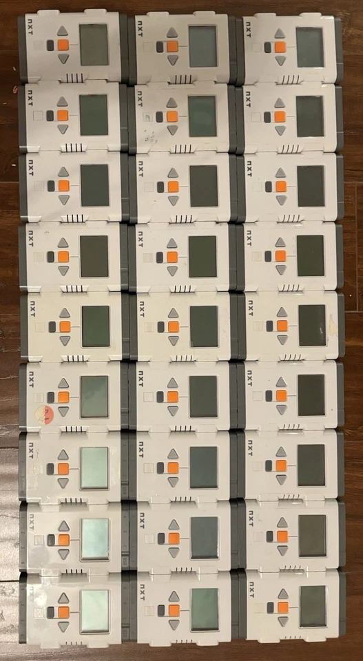 Лот 27 Lego Mindstorms NXT интеллектуальный кирпич, и 28 перезаряжаемых батарей - Изображение 2 из 2